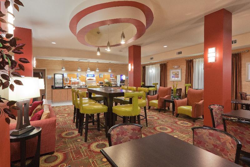 Holiday Inn Express Hotel Winona North By Ihg Экстерьер фото